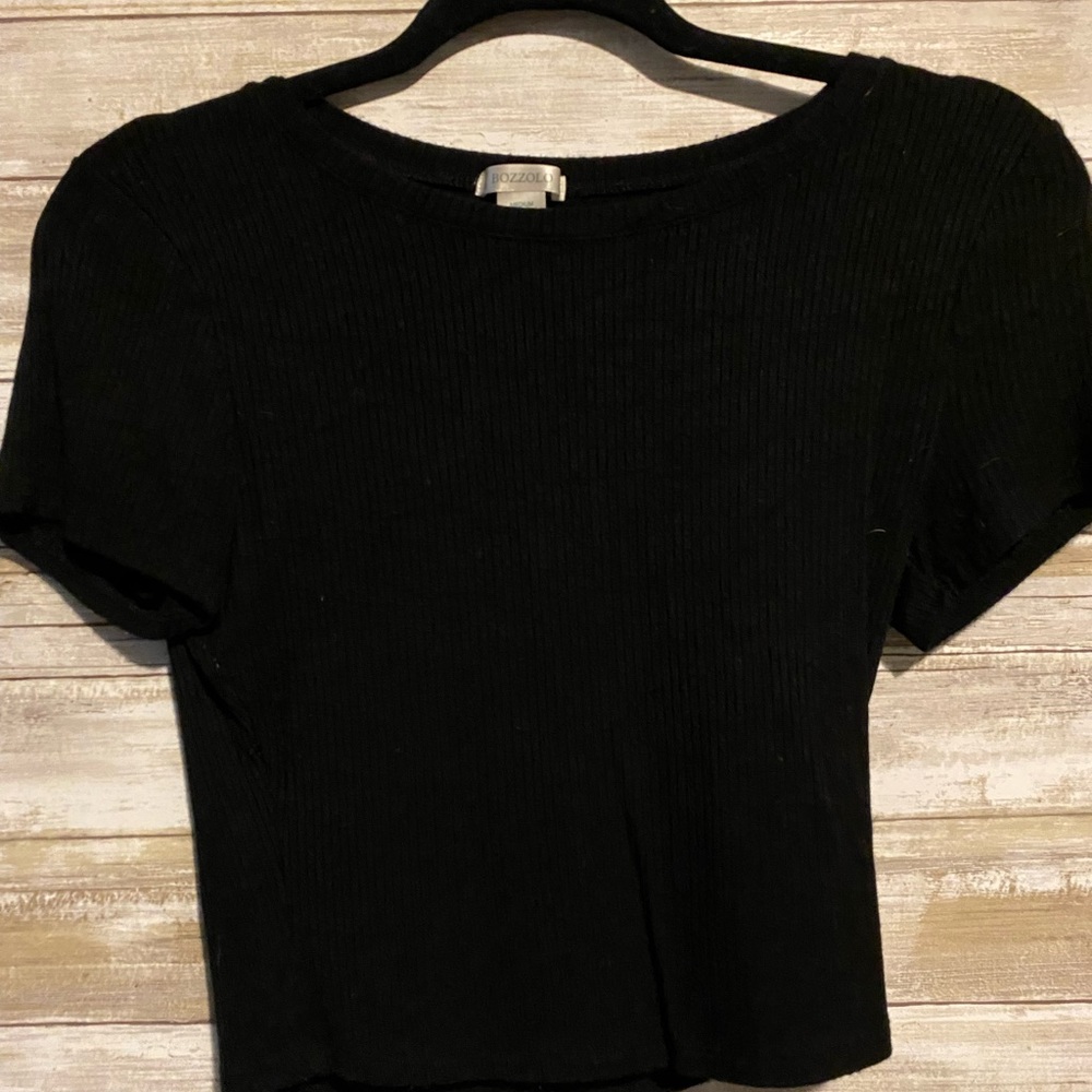 Size M Stretch Crop Top Tee